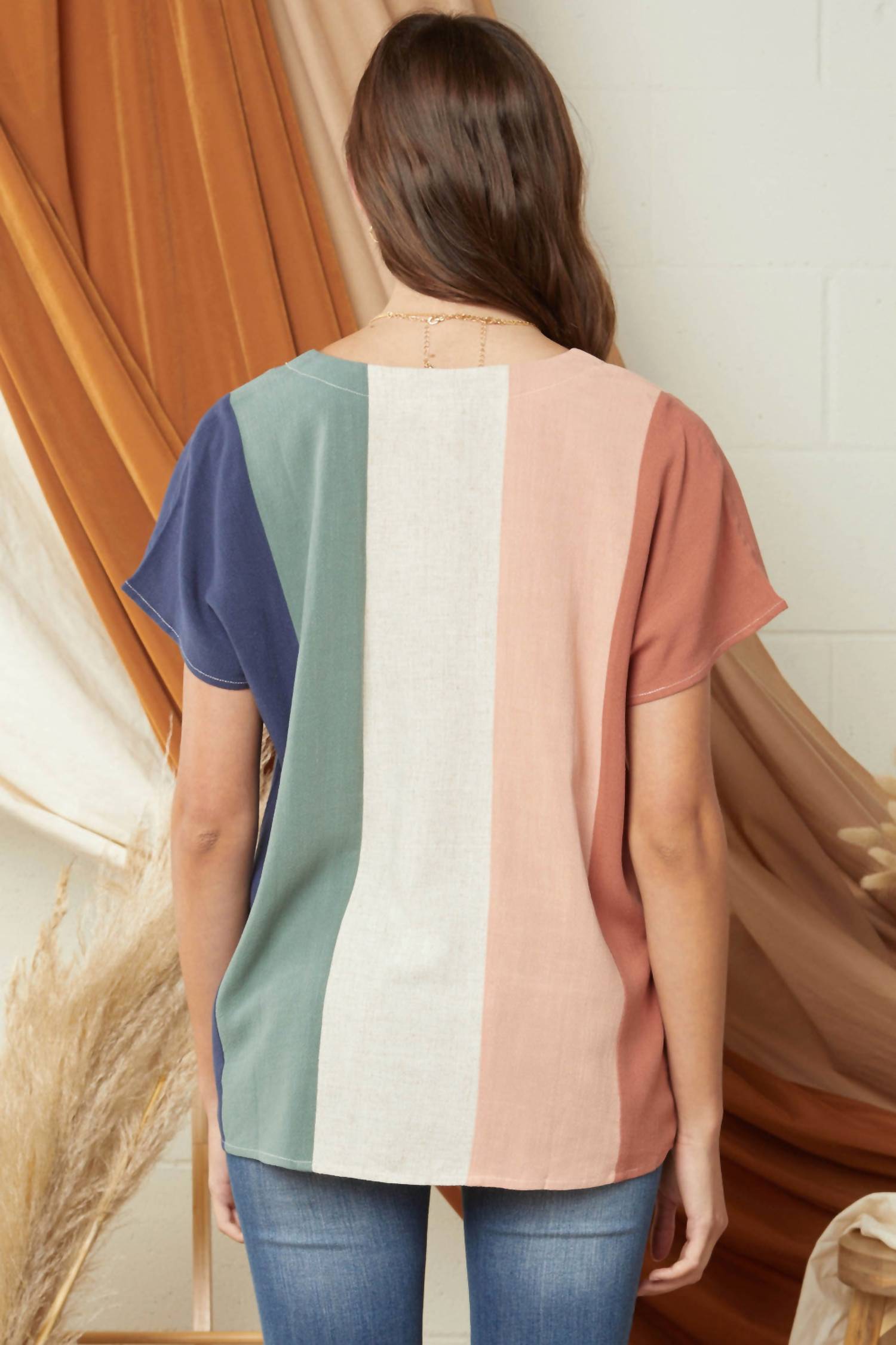 Entro - Color Block Short Sleeve V-neck Top