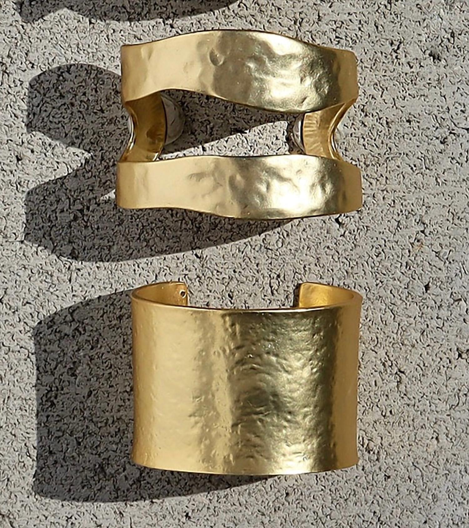 Avenue Chic - Women's Zoe Cuff
