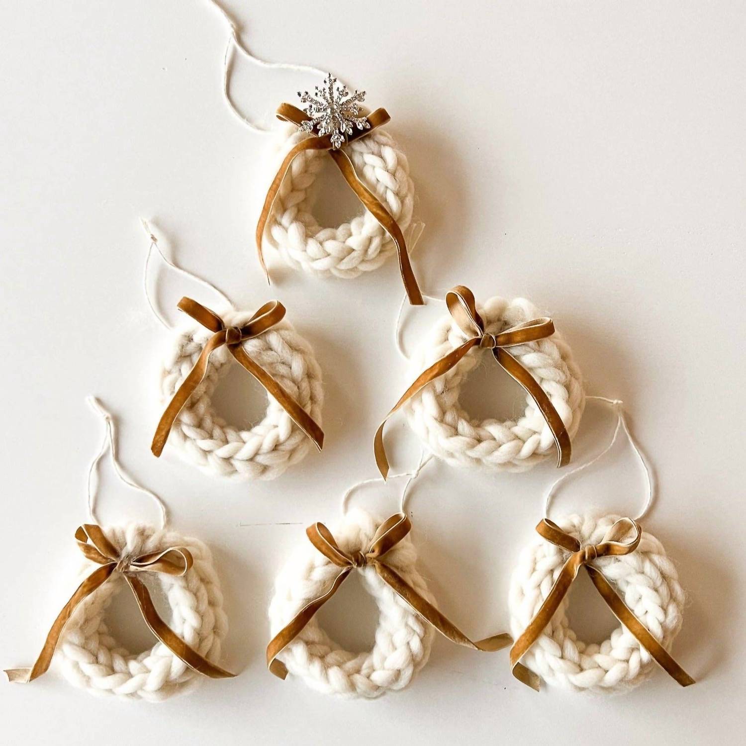 Flax & Twine - Holiday Wooly Wreath Ornament Kit