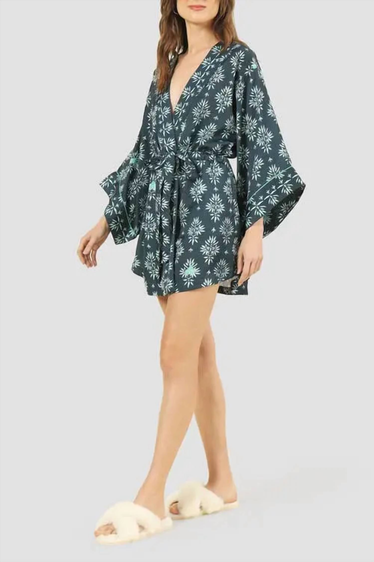 Omika - Aashi Robe