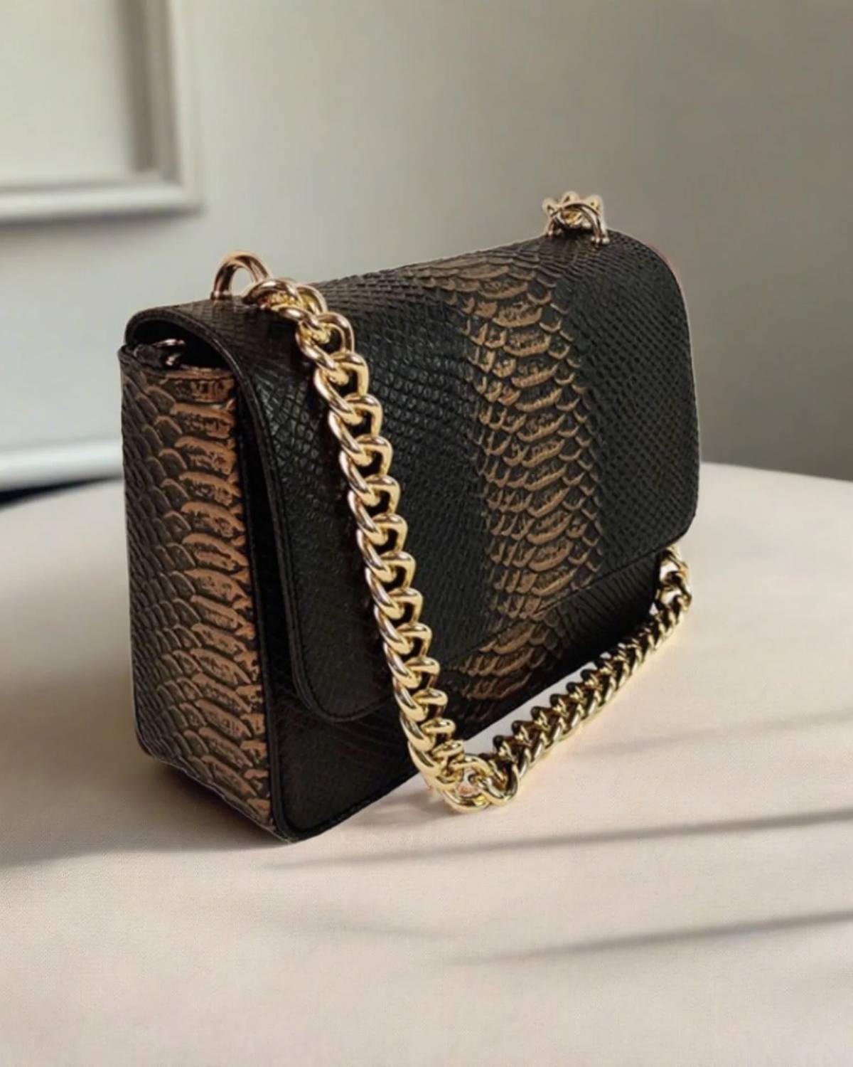 Berge - Women's Dune Chain Handbag