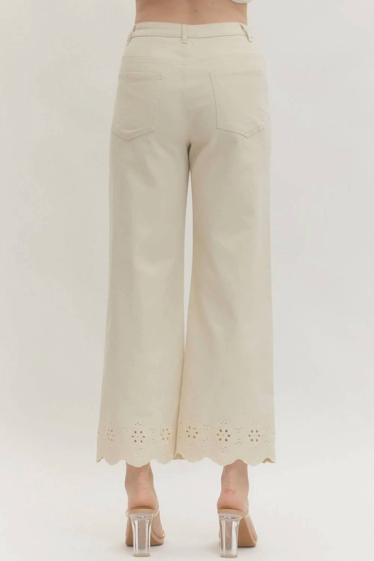 Entro - Eyelet Trim Ankle Pants