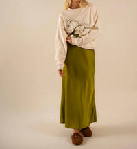 Care Tucker - 90’s Baggy Embroidered Sweatshirt