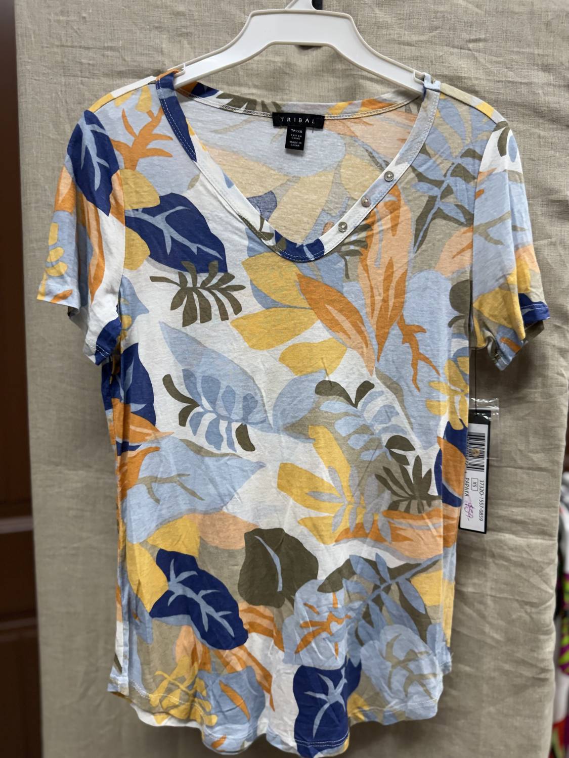 Tribal - Women's Short Sleeve Leaf Print Knit Top