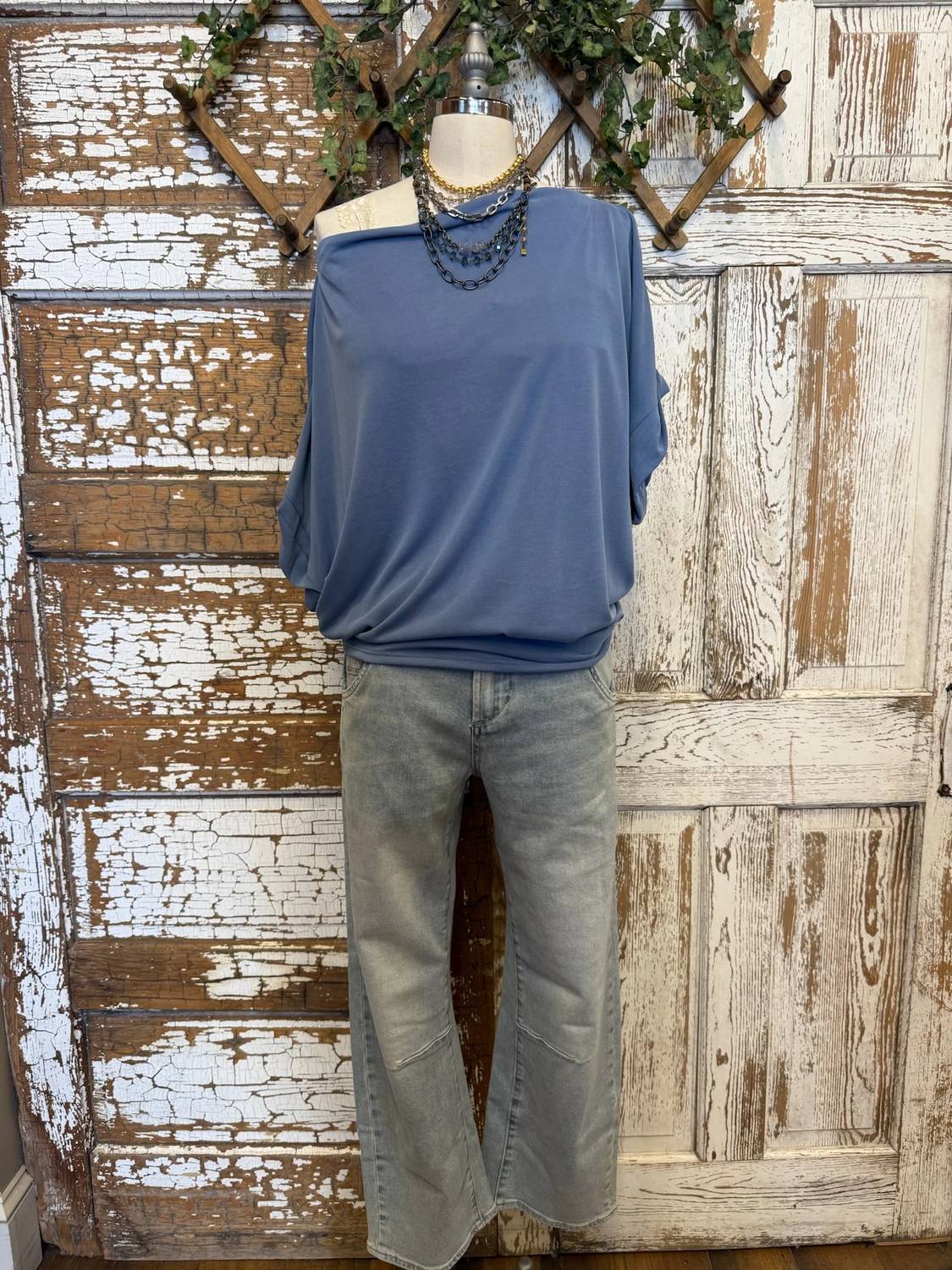 Vine & Love - Boat Neck Short Sleeve Top