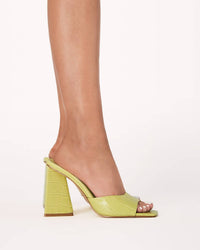 Quinn Sandal