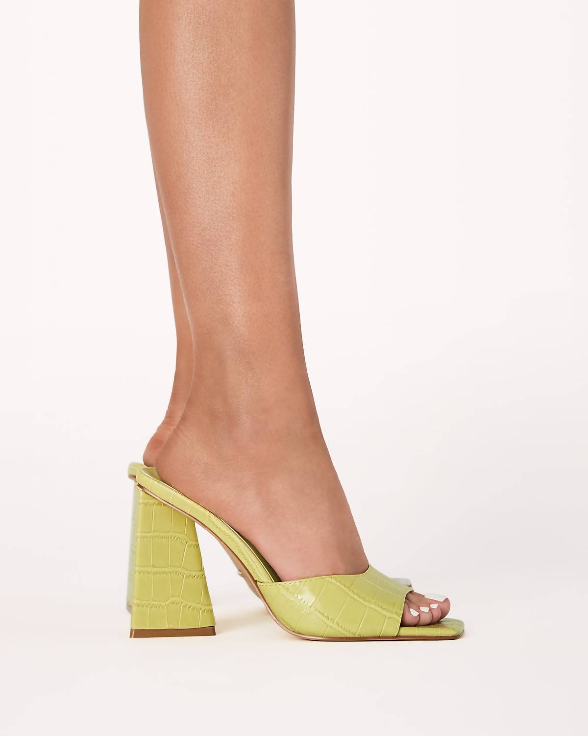 Quinn Sandal
