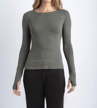 Mila Clothing - Long Sleeve Crew Top