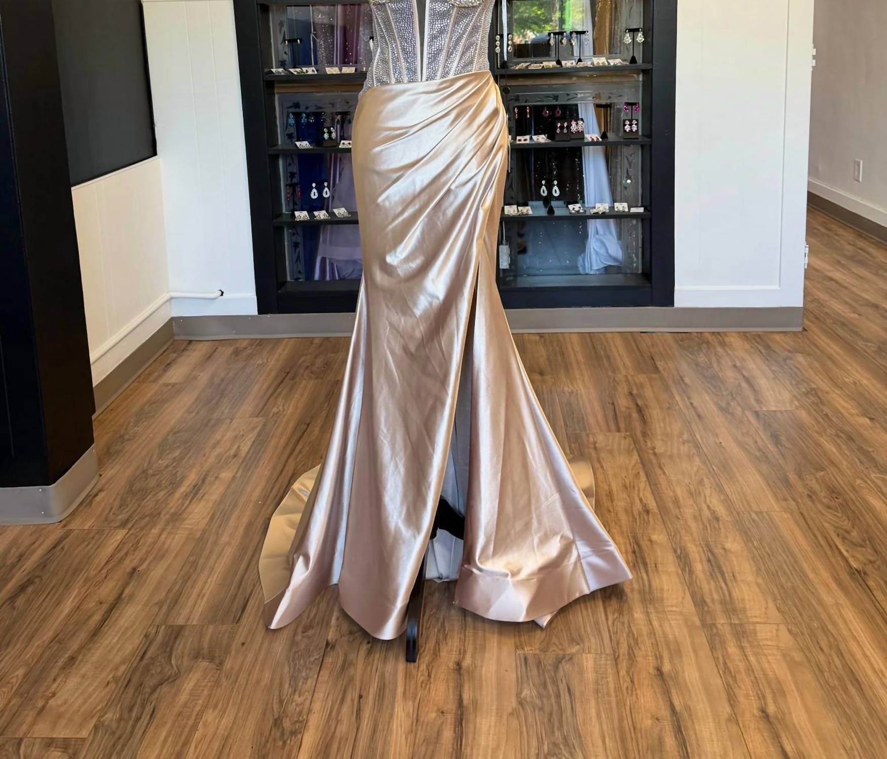 Sherri Hill - Women's Strapless Sweetheart Dress