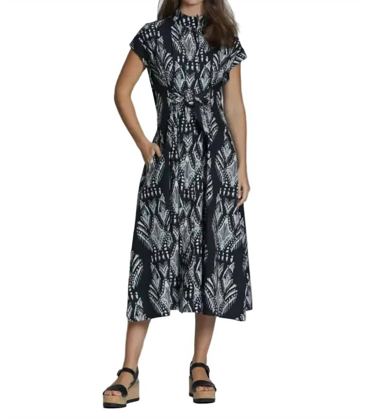 Apny - Tie Front Midi Dress