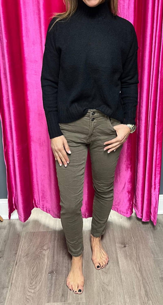 Femme Fatale - Two Button Signature Pant