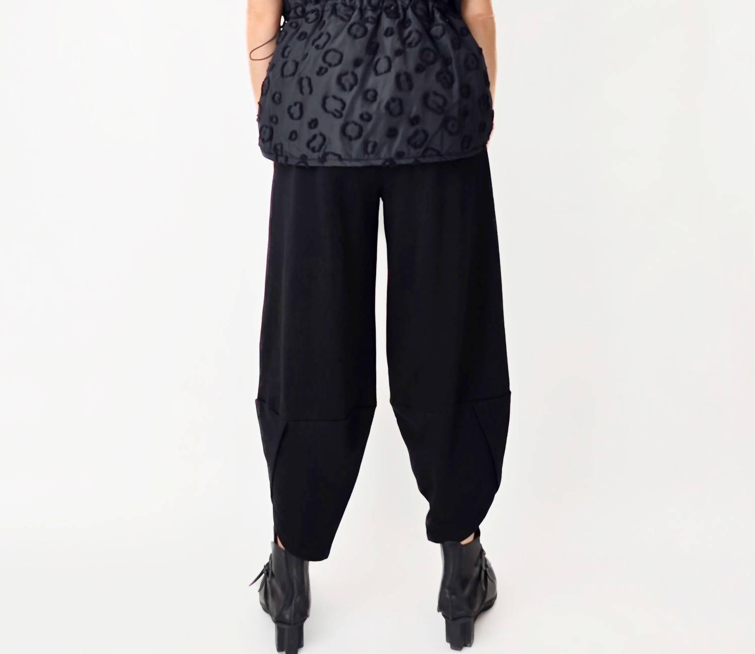 Noen - Oversize Button Front Jacquard Vest