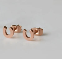 Maive - Women's Horseshoe Studs