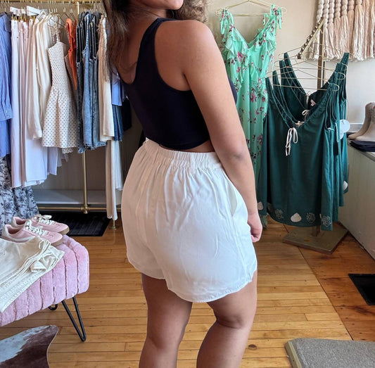 Sadie & Sage - Coastal Crew Pleated Shorts