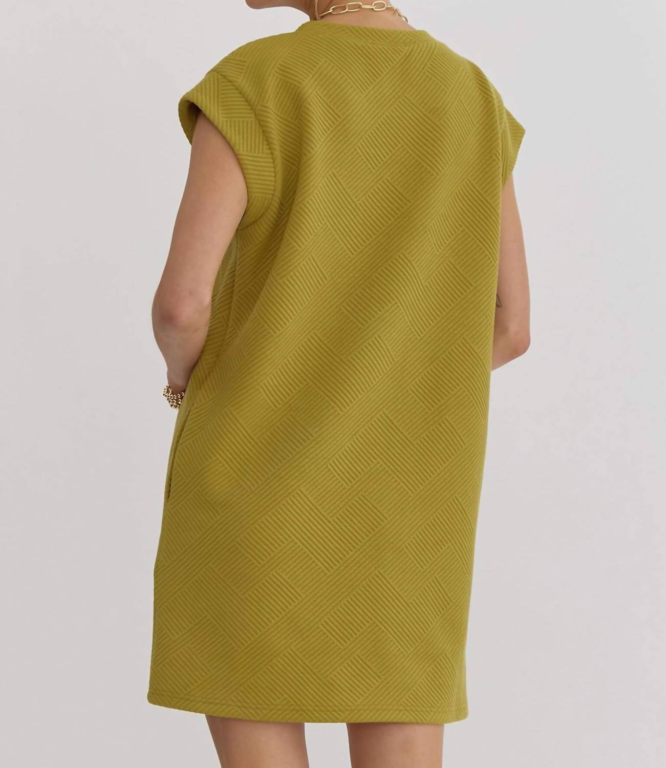 Entro - Quilted Round Neck Sleeveless Mini Dress