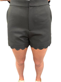 Ee:Some - Scallop Hem Shorts