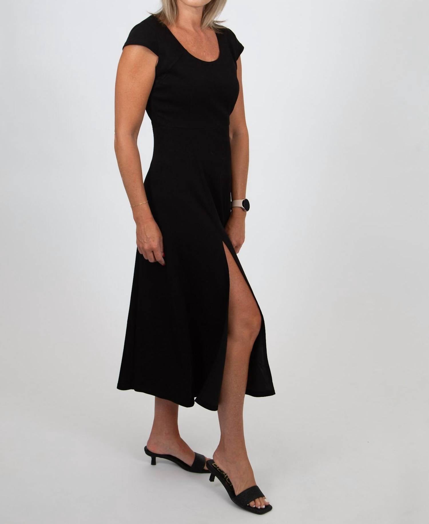 Cozy Casual - Scoop Neck Slit Maxi Dress