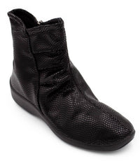 ARCOPEDICO Women's L19 Boot in black creative - women's shoe