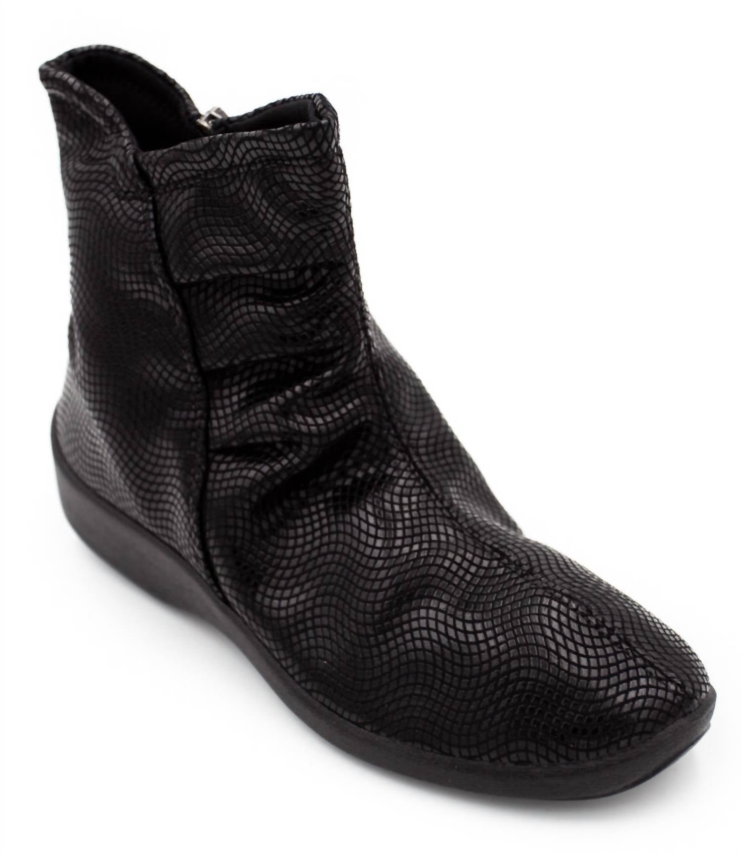 ARCOPEDICO Women's L19 Boot in black creative - women's shoe