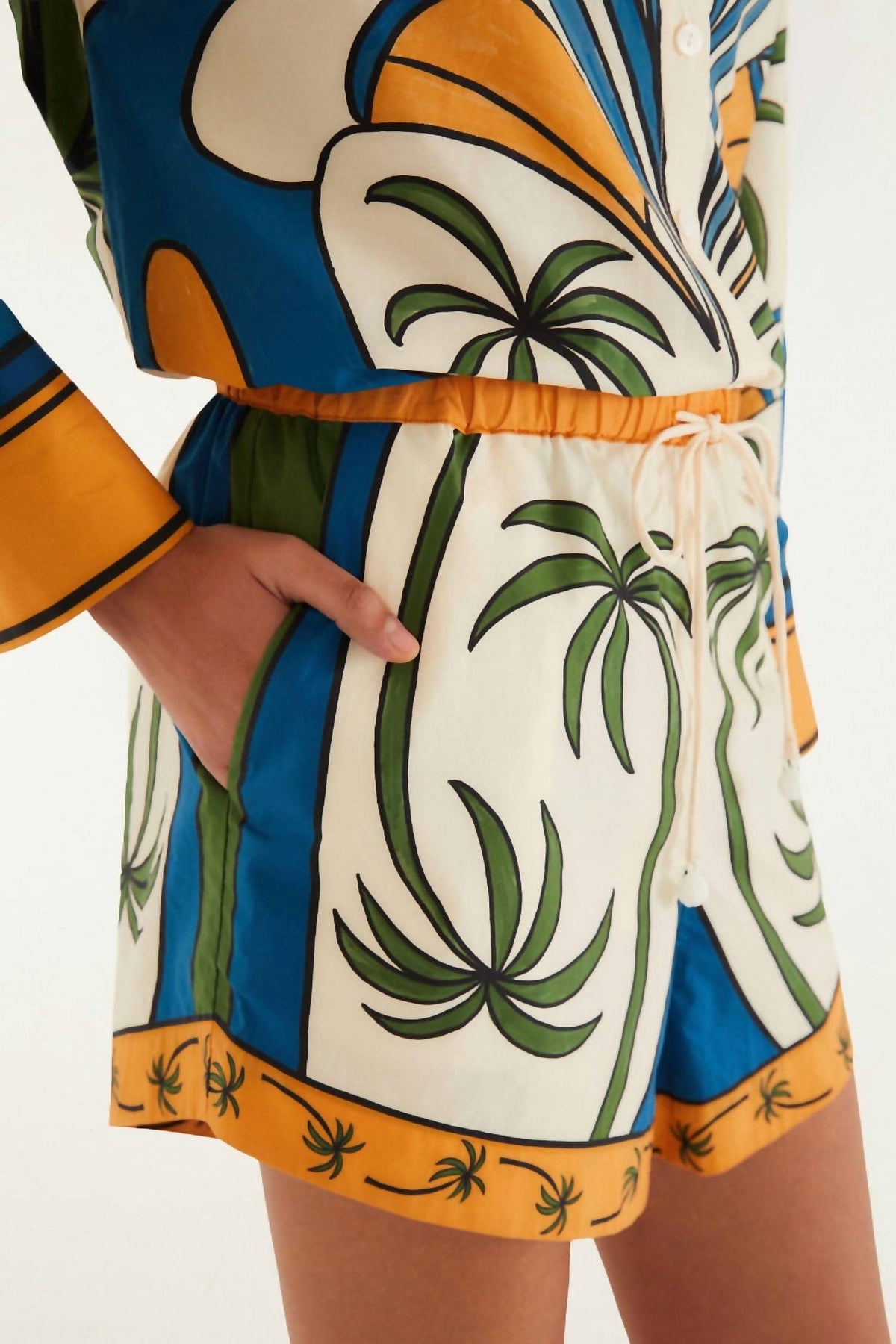 Farm Rio - TROPICAL GRAPHIC SHORTS