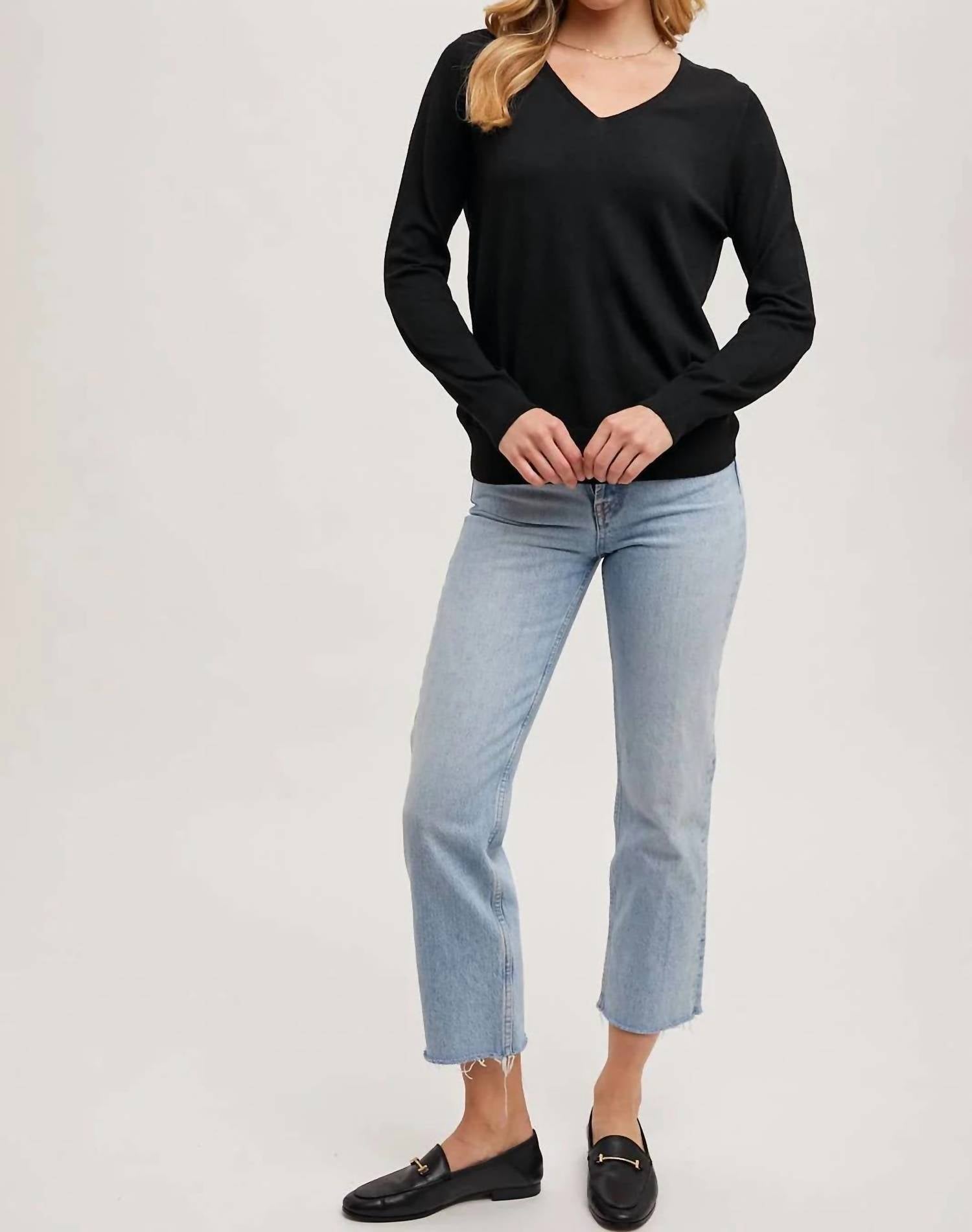 Bluivy - V-neck Knit Long Sleeve Sweater
