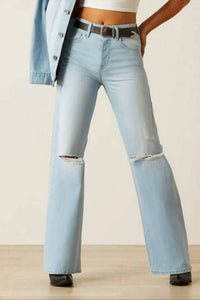 Ariat - Ultra High Rise Tomboy Wide Leg Jeans