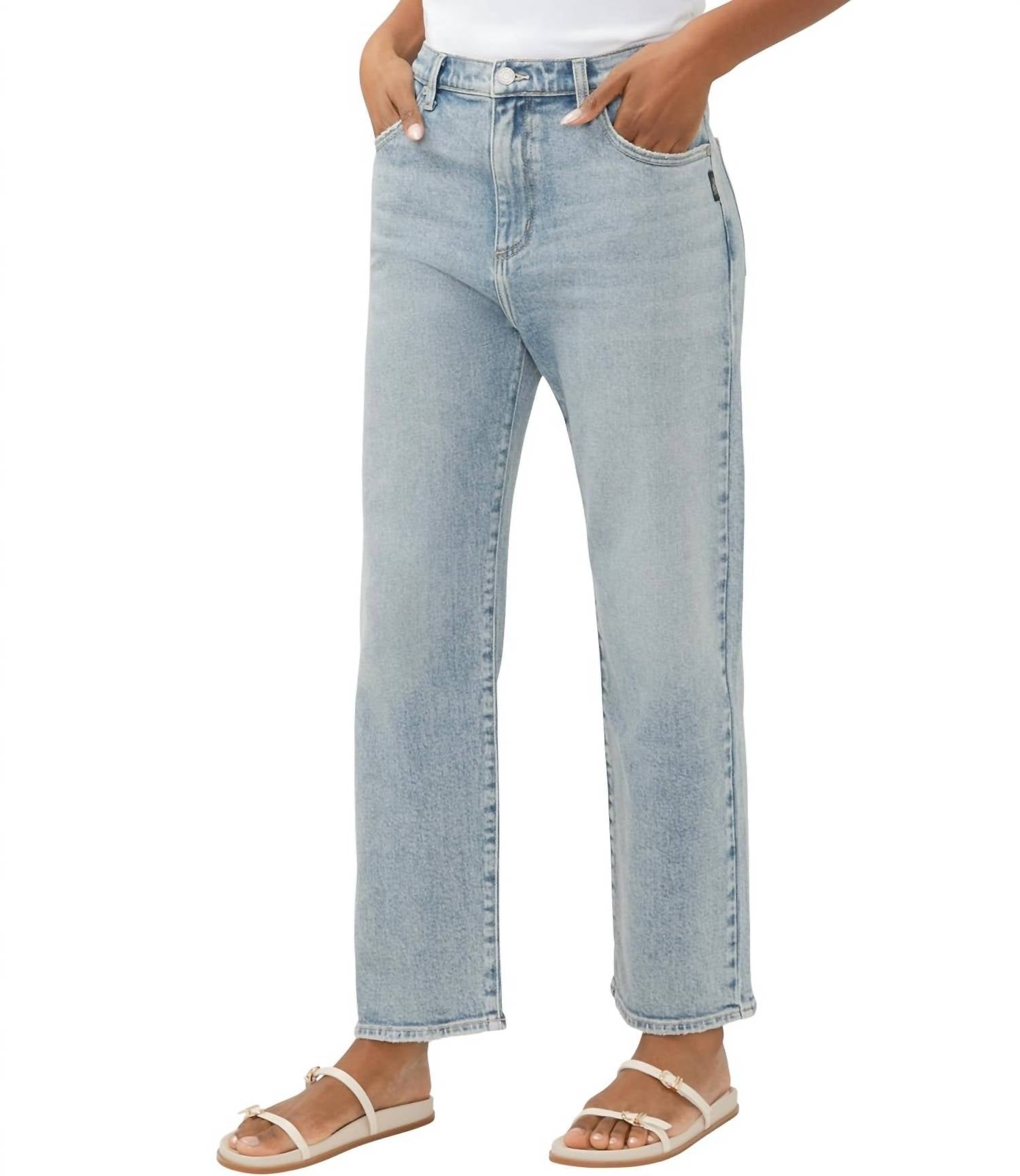 Silver Jeans Co 90s Relaxed Straight Leg Slouchy High Rise Jean in culture - women's jeans - detail view