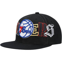Mitchell & Ness - MEN'S NBA PHILADELPHIA 76ERS HYPE TYPE SNAPBACK HAT