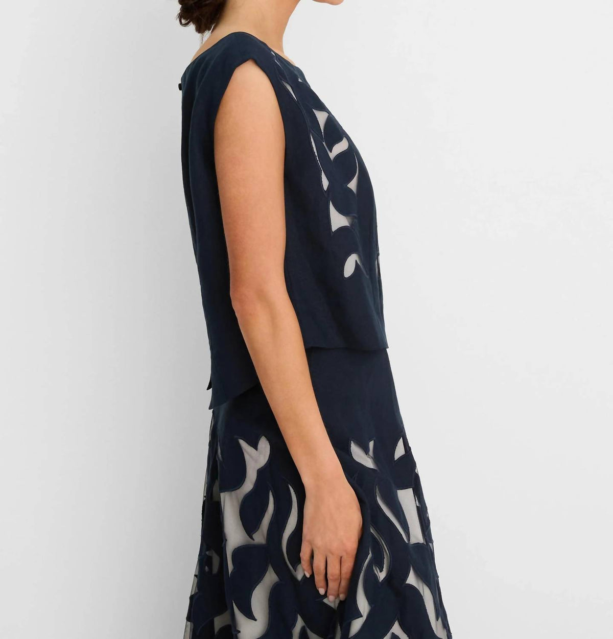 Nic + Zoe - Antibes Linen Cut Out Top