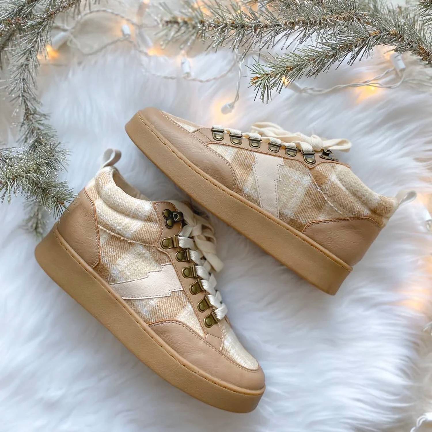 Oasis Society - Women's Kaia Plaid Sneaker
