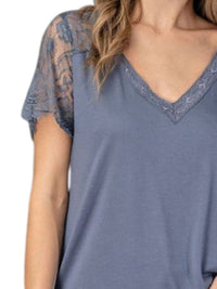 Ee:Some - Lace Trim V-Neck Top