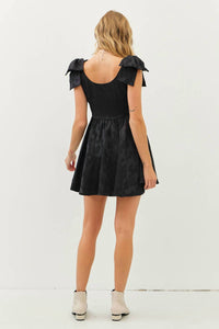 Idem Ditto - Lovely Textured Flare Mini Dress With Bow Straps