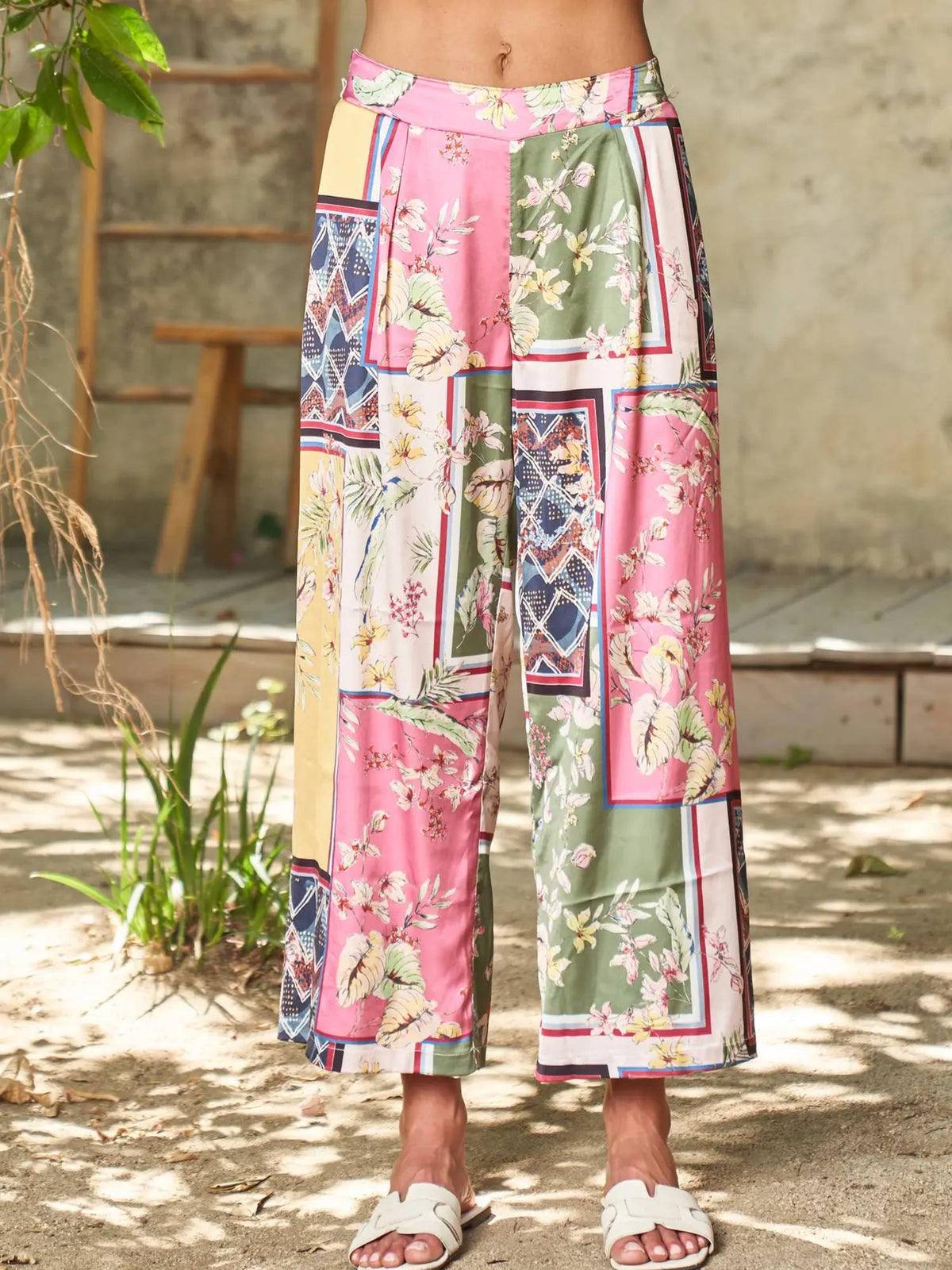 Paparazzi - Patchwork Pull On Pant