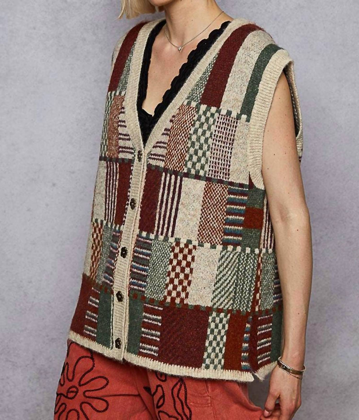 Pol - Charm V-neck Sweater Tank