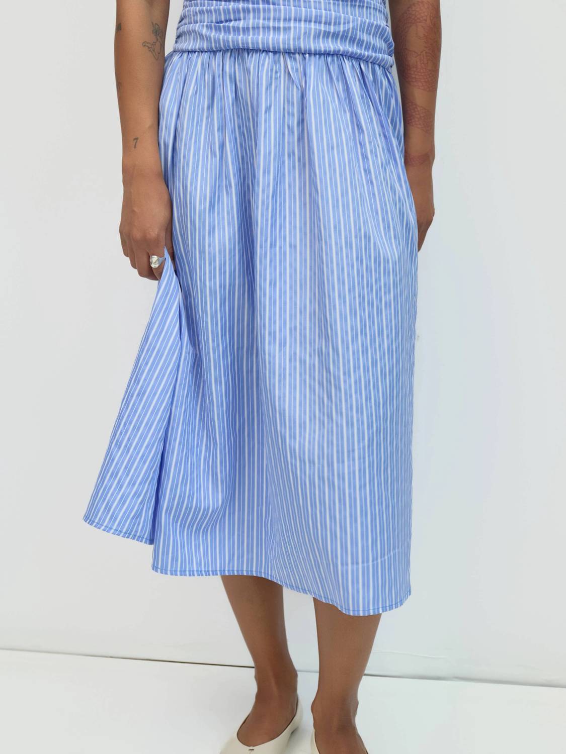 Mod Ref - The Annie Halter Midi Dress