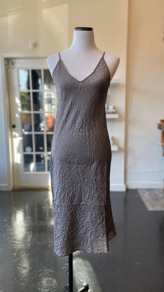 Brazeau Tricot - Women's Wrinkle Slip Midi Dress