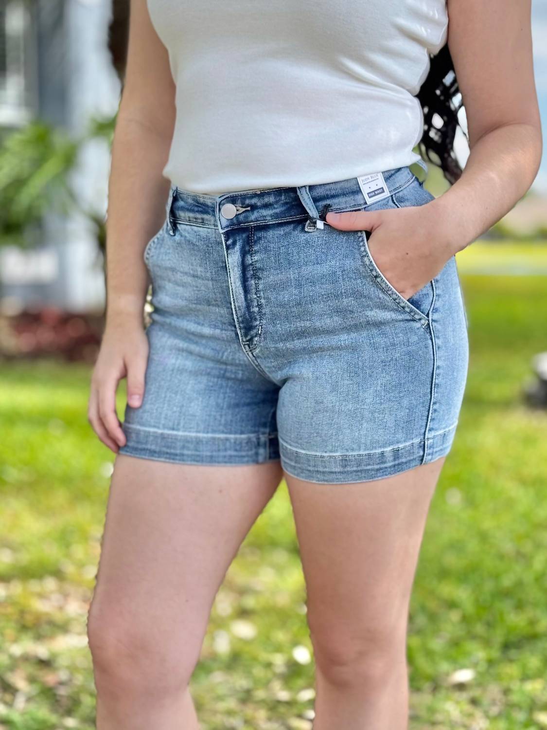 Judy Blue - The Rakell Mid-rise Denim Short