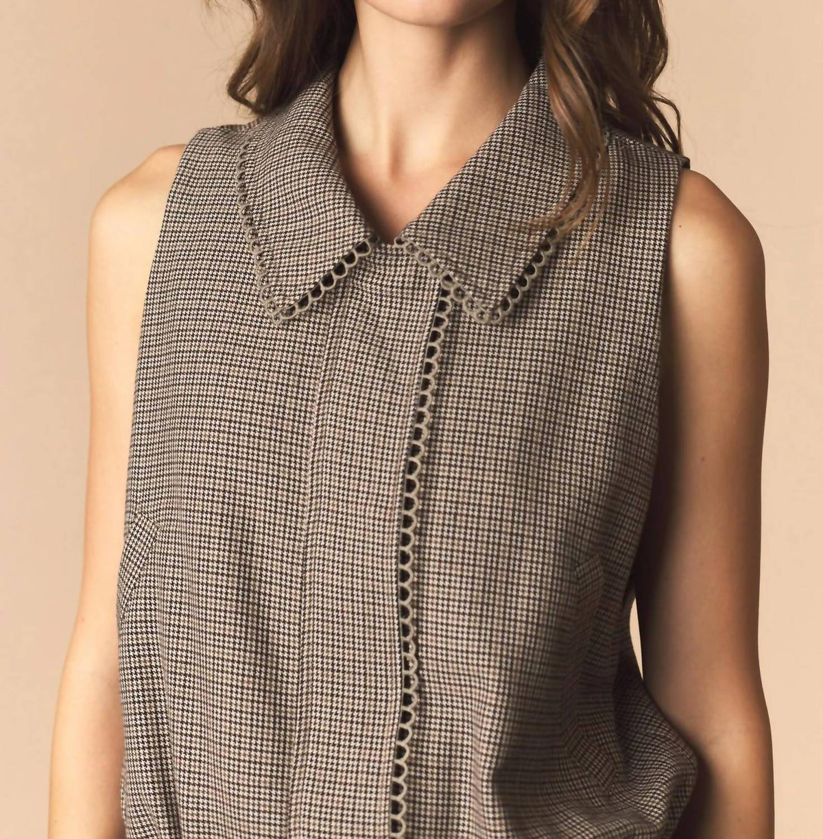 Peach Love - Houndstooth Scallop Lace Vest
