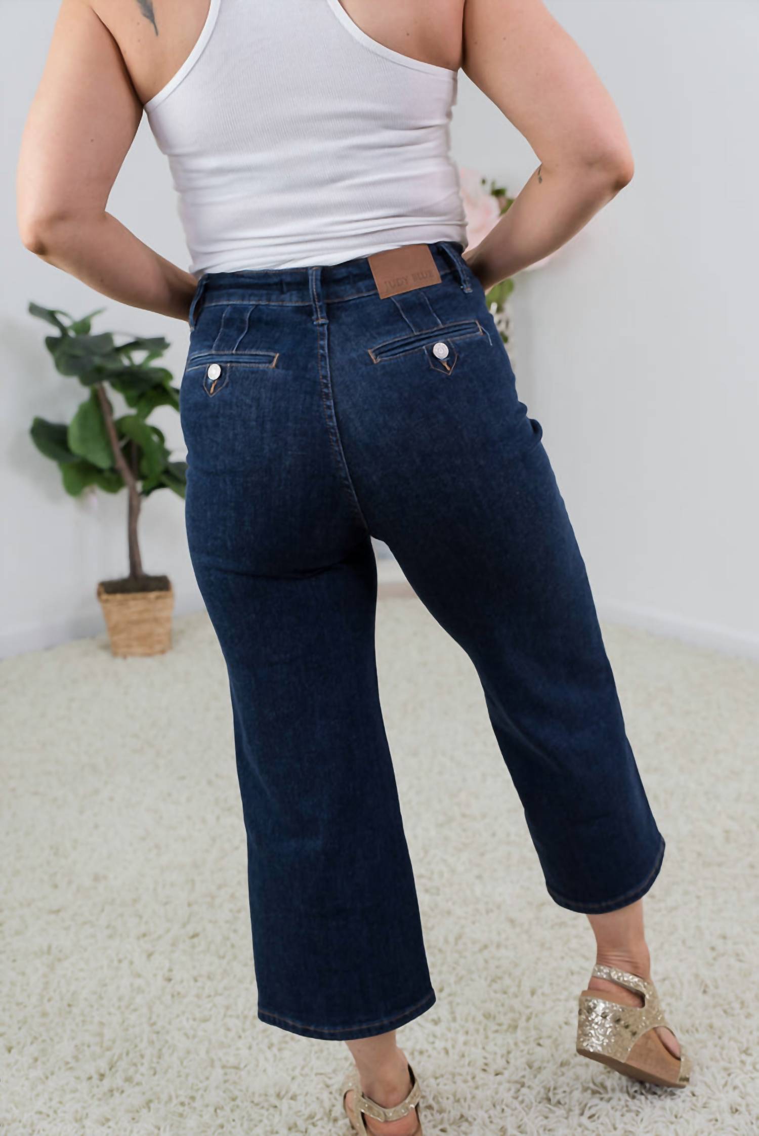 Judy Blue - Astounding Tummy Control Cropped Jeans