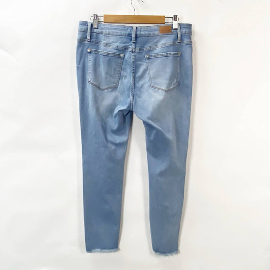 Judy Blue - Women's Tulip Cut Jeans