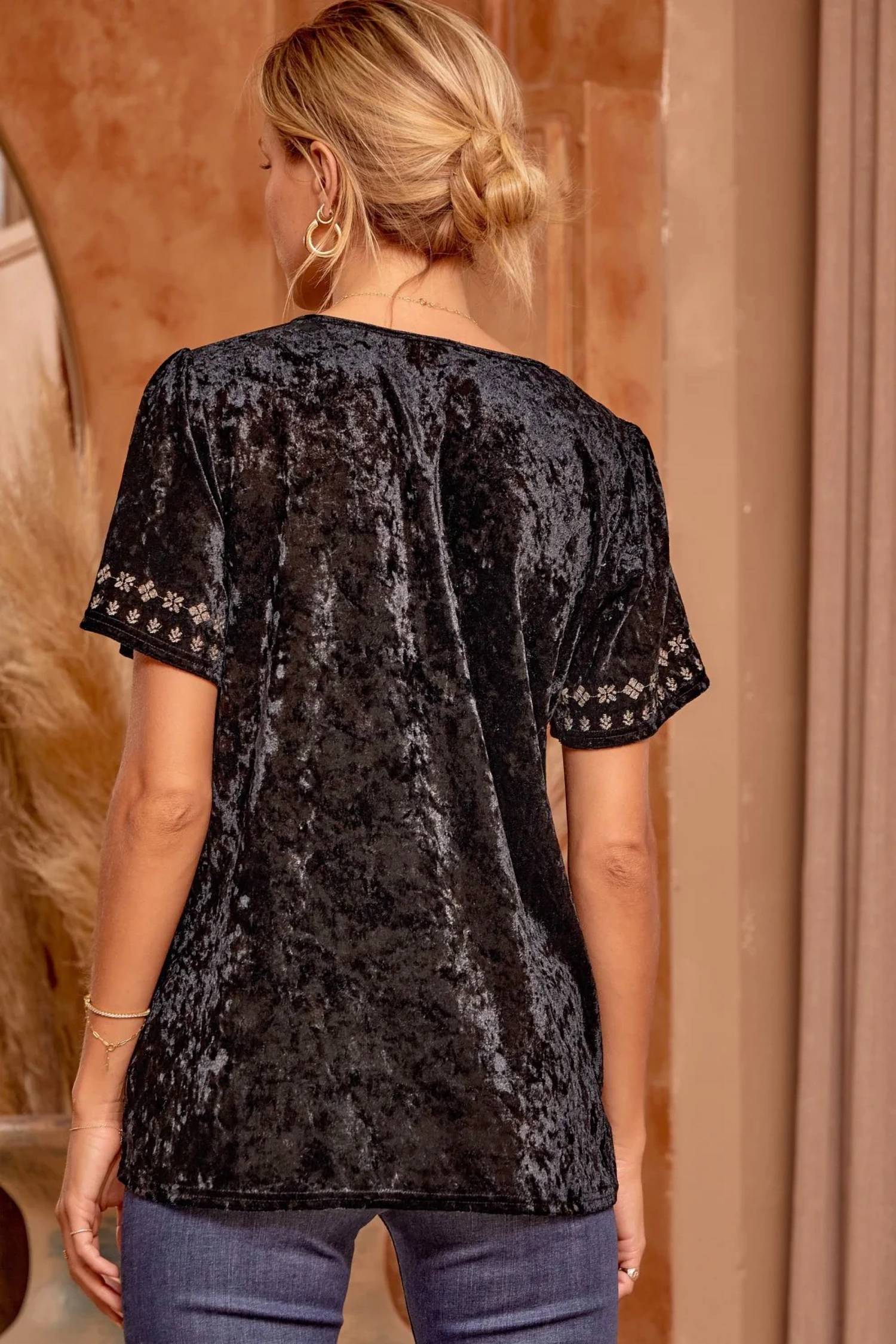 Andree By Unit - Embroidered Velvet Top