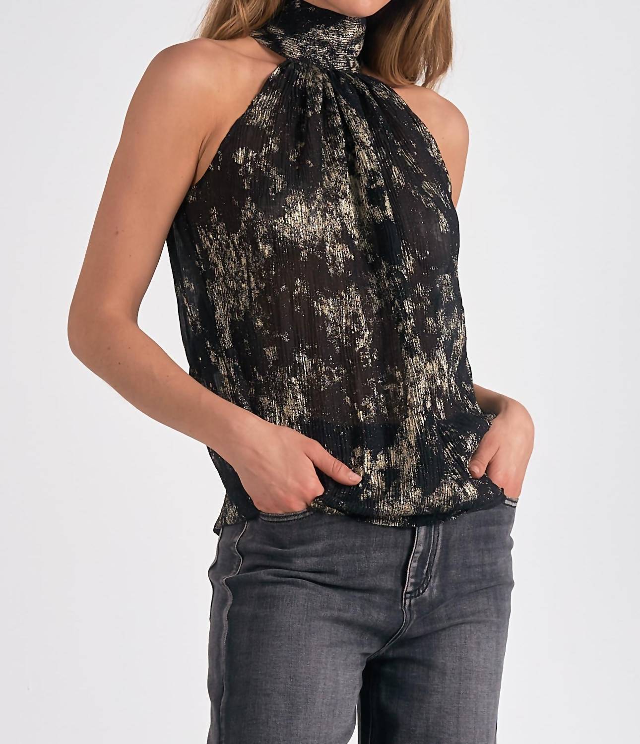 ELAN Plissé Sleeveless Top in black - women's blouse - detail view
