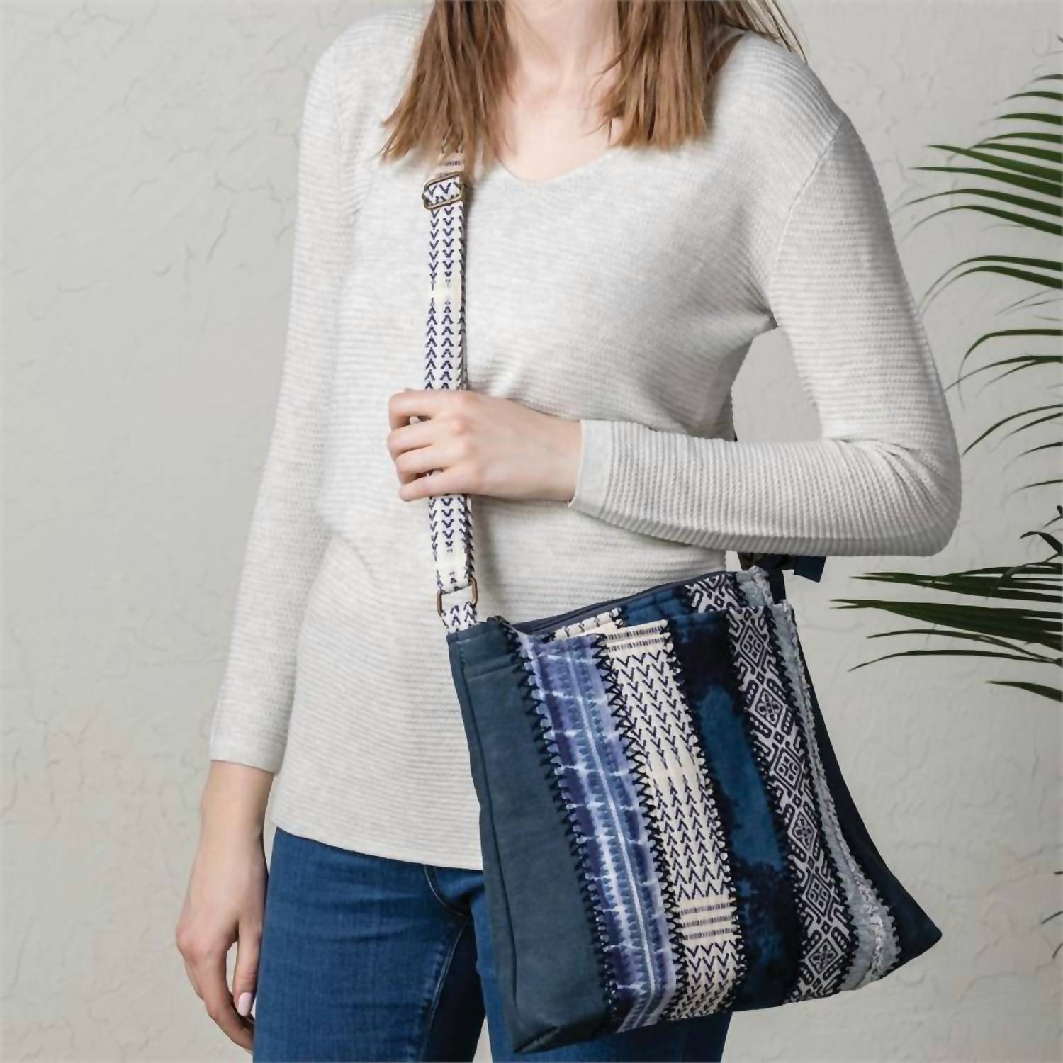 Demdaco - Women's Your Journey Cross Over Body Bag