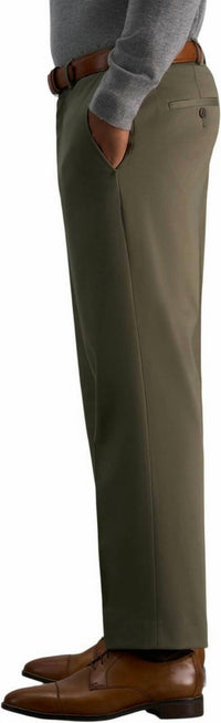Haggar - Men's Classic Fit Pleat Front Casual Pant