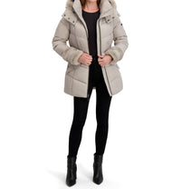 Laundry By Shelli Segal - Stretch Quilted Puffer Coat With Faux Fur Trim Jacket