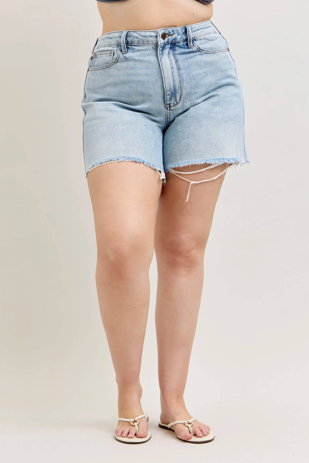 Judy Blue - Mid Rise Rigid Magic Dad Shorts