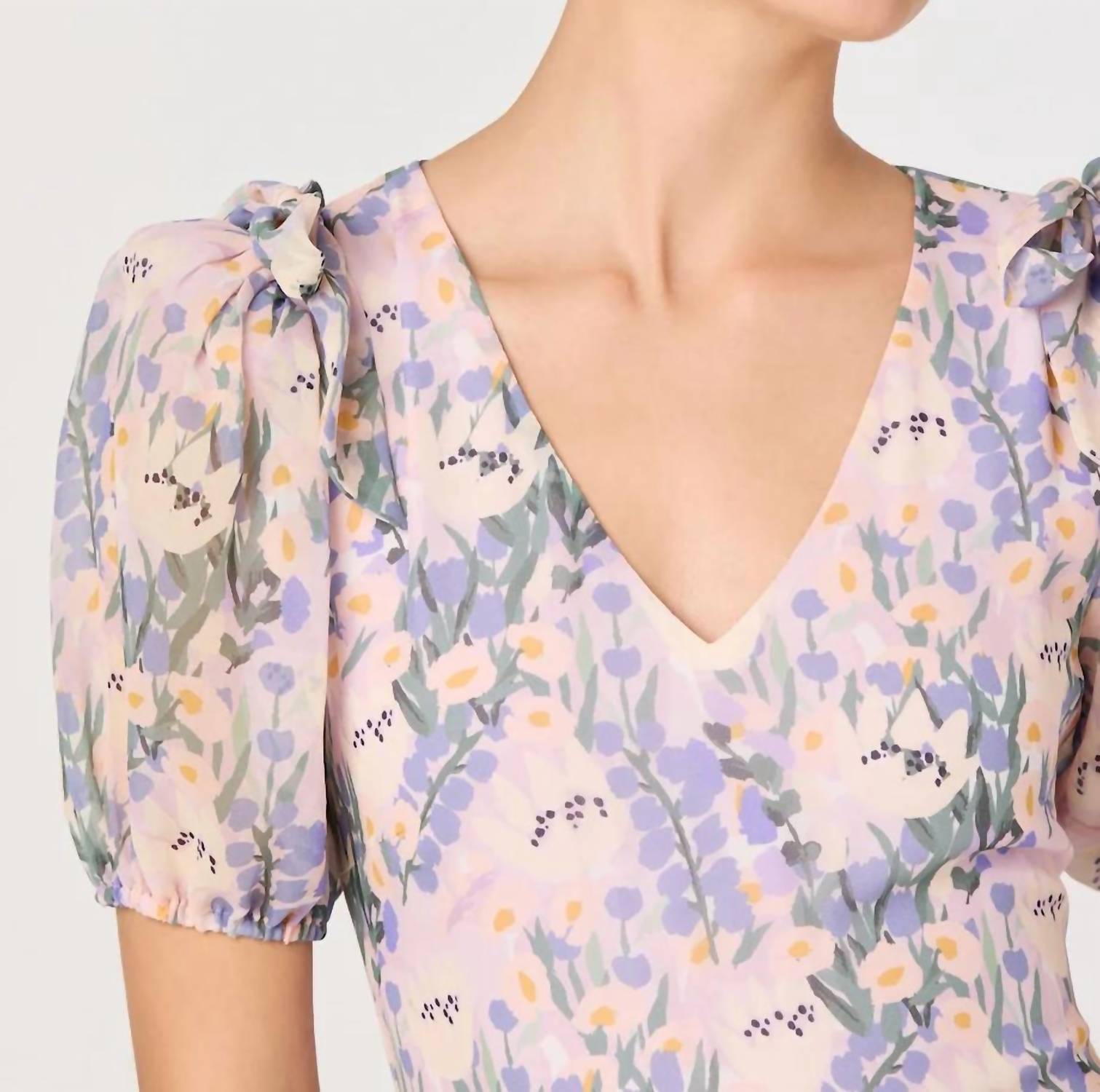 Astr - Jessenia Floral V Neck Midi Dress