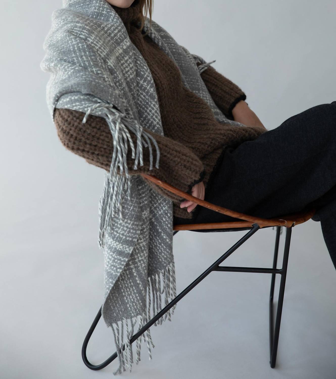 SSKEIN Rustic Plaid Throw in grey - item - view 4