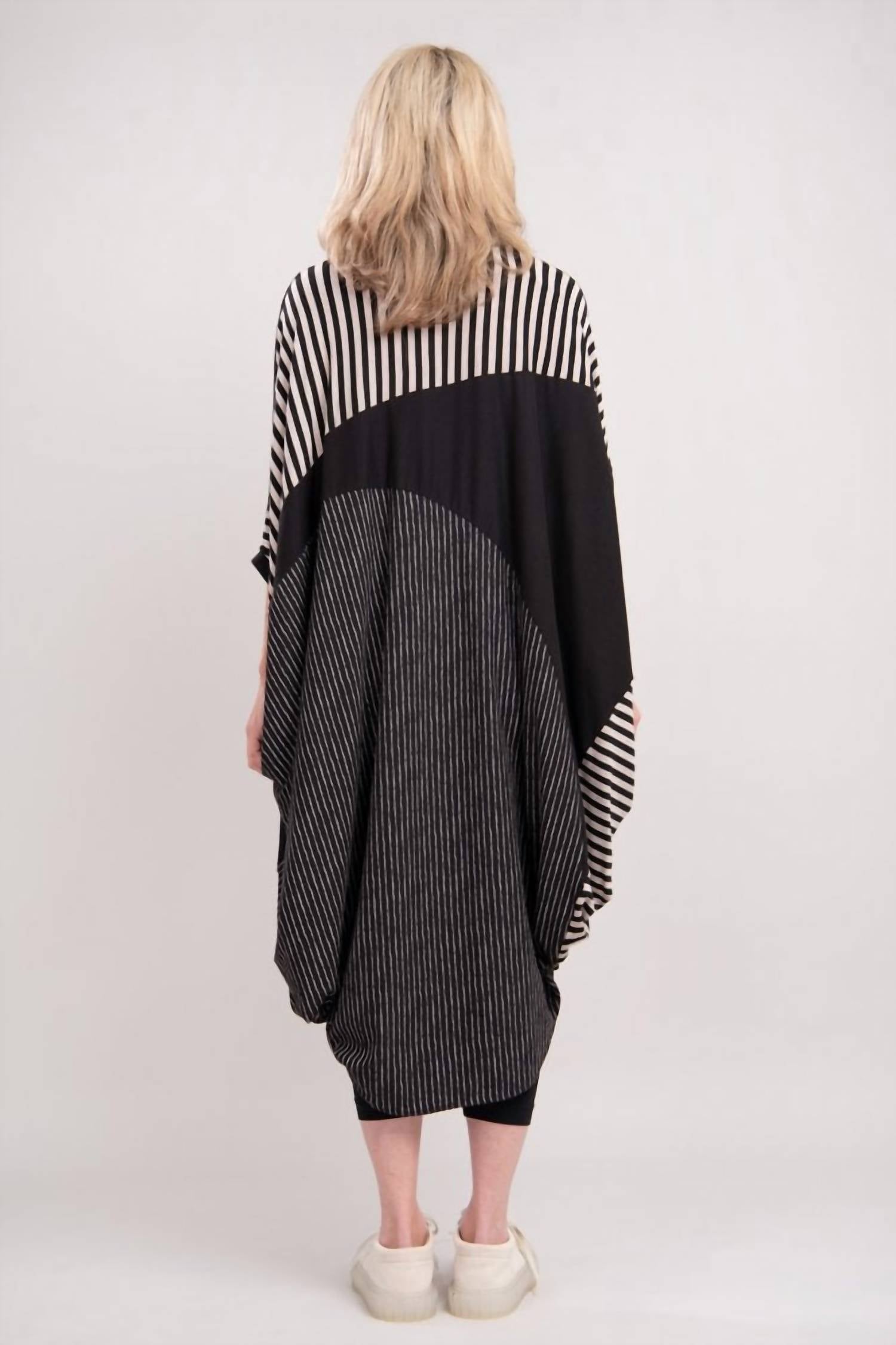 Alembika - Urban Canyon Circle Top