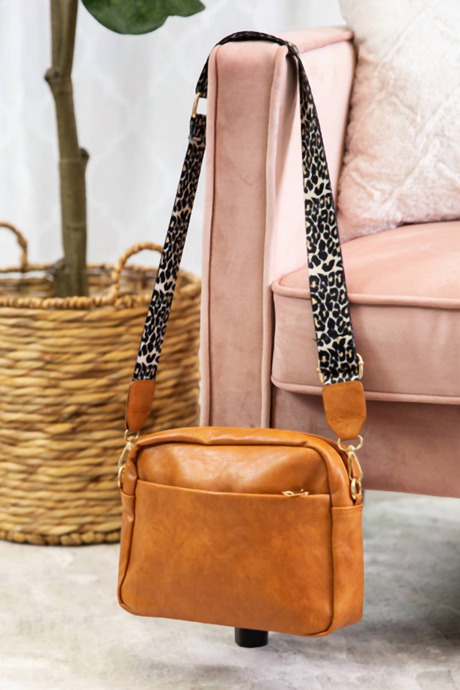 Dani & Em - Women's Sierra Leopard Strap Crossbody Bag